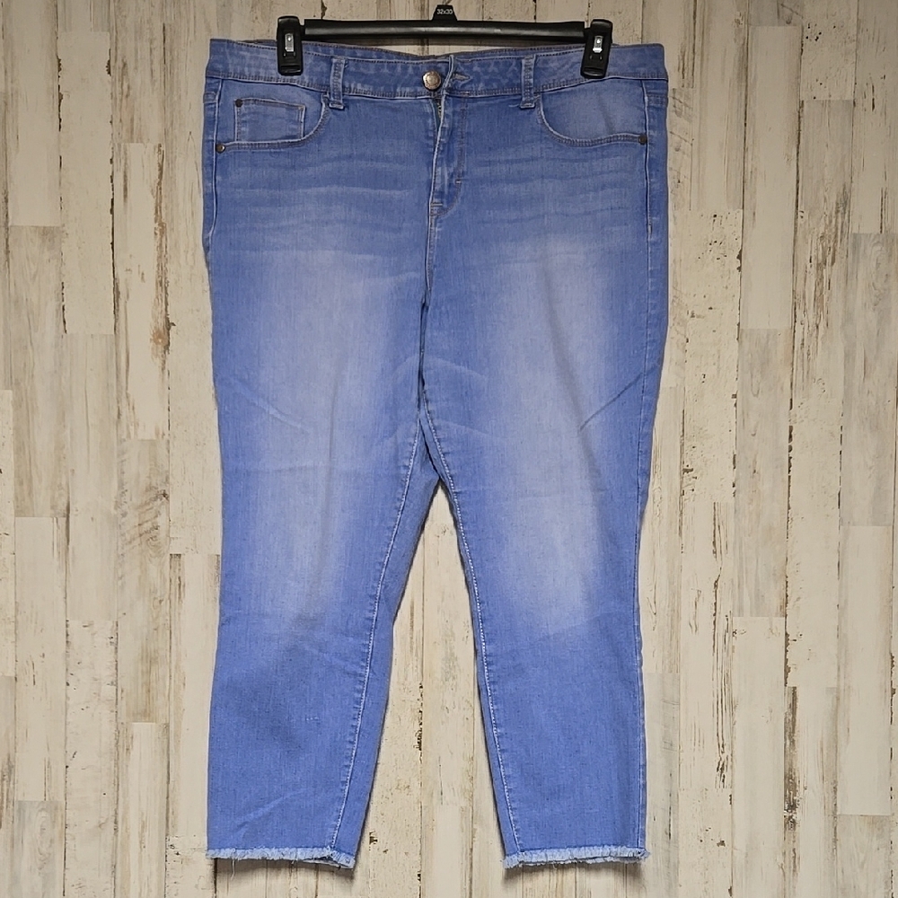 Time and Tru Blue Ankle Cropped Jeans